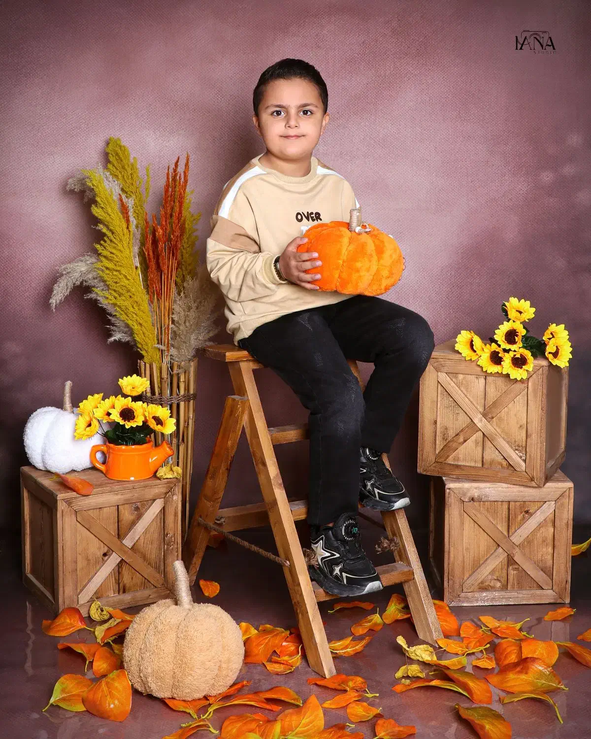 دکور پائیزی آتلیه|خدمات پذیرایی، مراسم|بروجرد, |دیوار