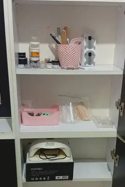 ناخن کار،لوازم ناخن|آرایشگاه و سالن‌های زیبایی|رشت, لاکانی|دیوار