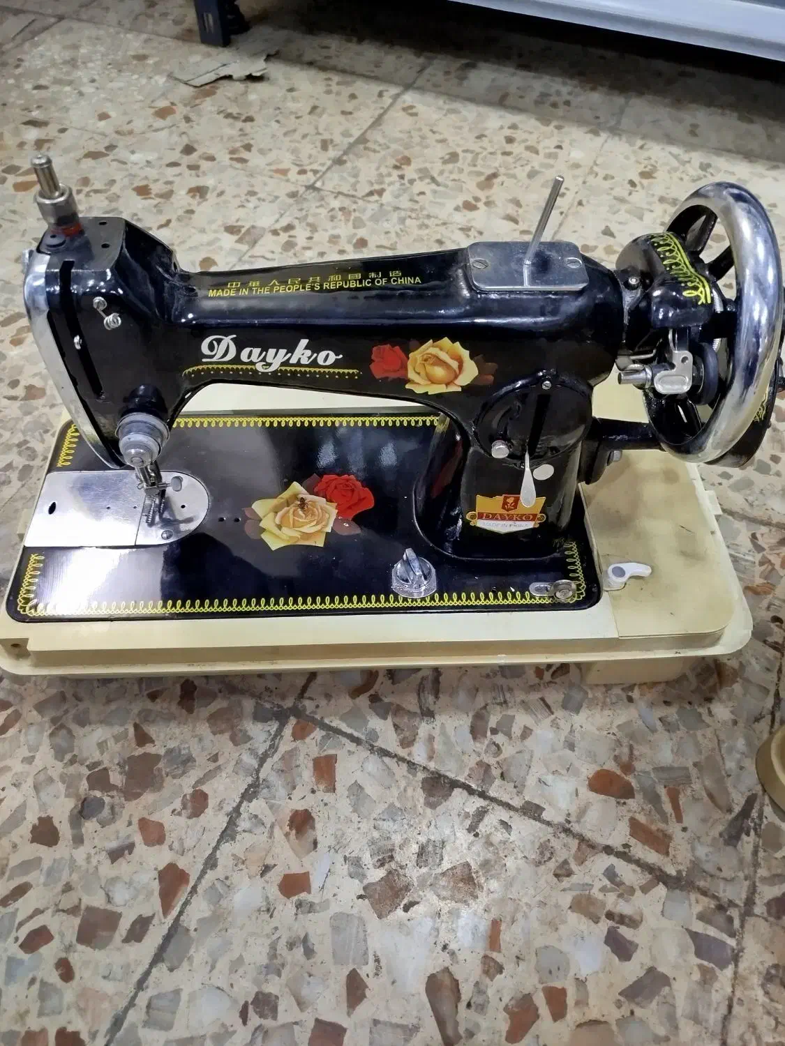 چرخ خیاطی قدیمی|چرخ خیاطی و ریسندگی|قم, در بهشت|دیوار