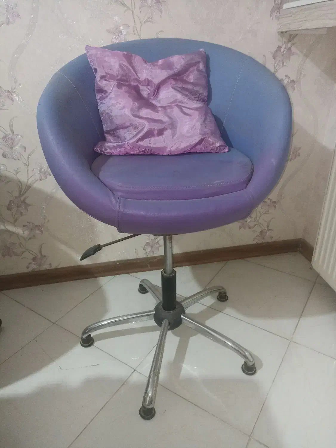 صندلی کپ|آرایشگاه و سالن‌های زیبایی|گلبهار, شهر جدید گلبهار|دیوار