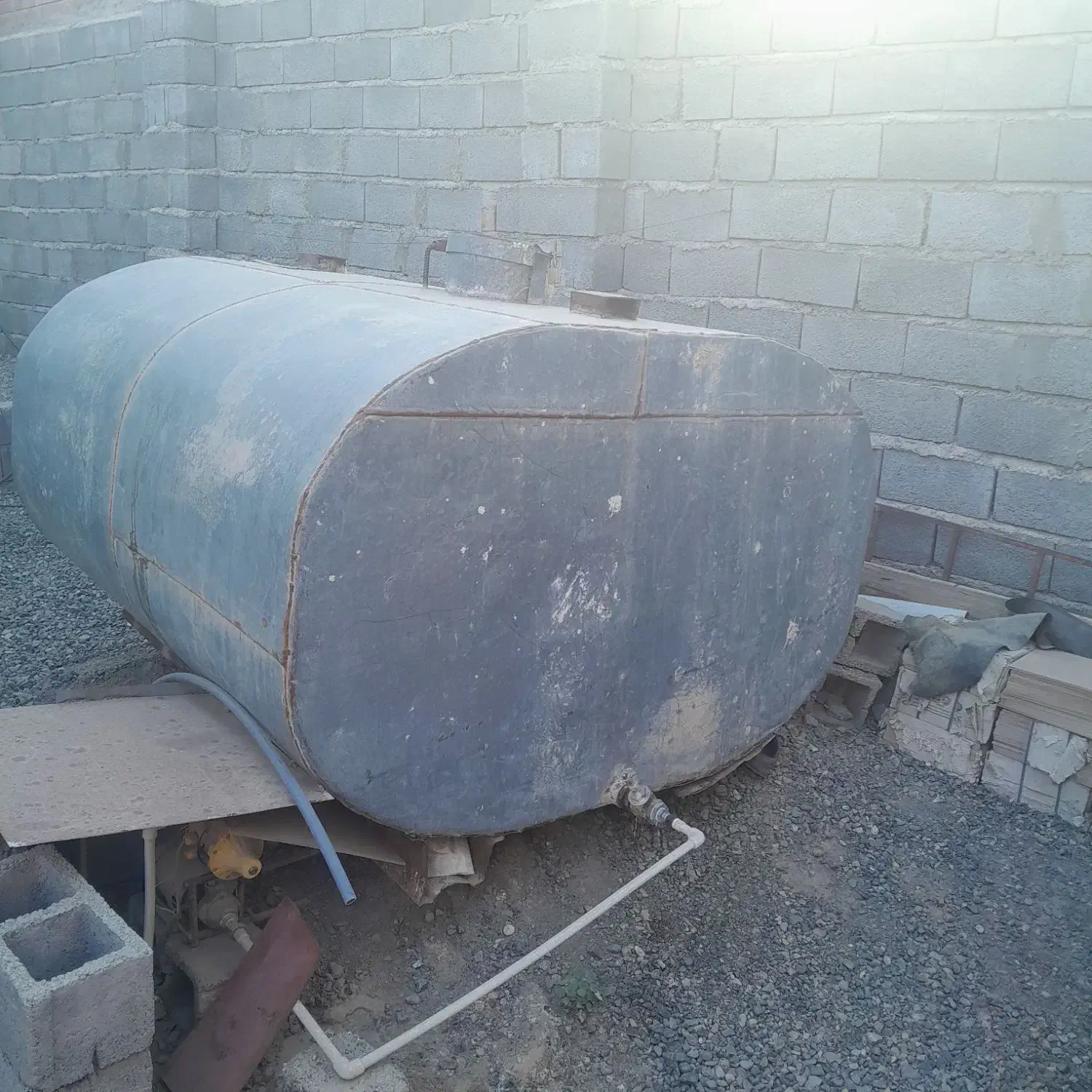 تانکر۴۰۰۰لیتری گالوانیزه آهن سفید ۳میل|مصالح و تجهیزات ساختمان|جیرفت, |دیوار