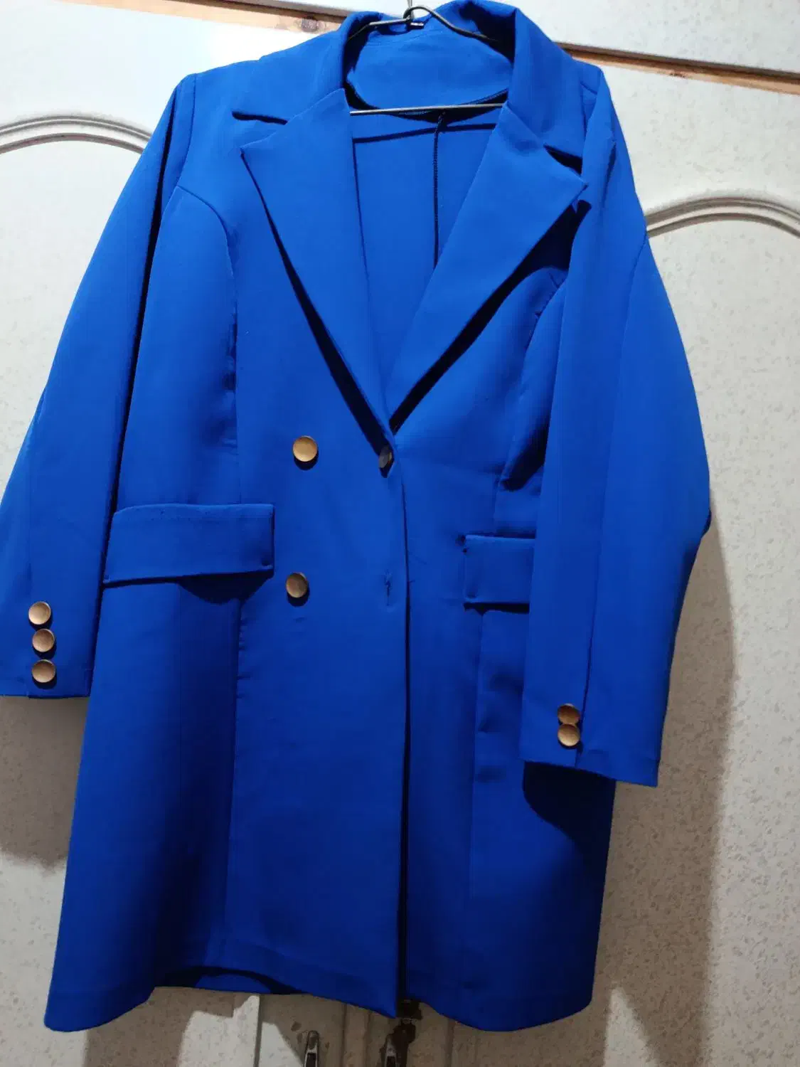 کت آبی|لباس|اردبیل, |دیوار