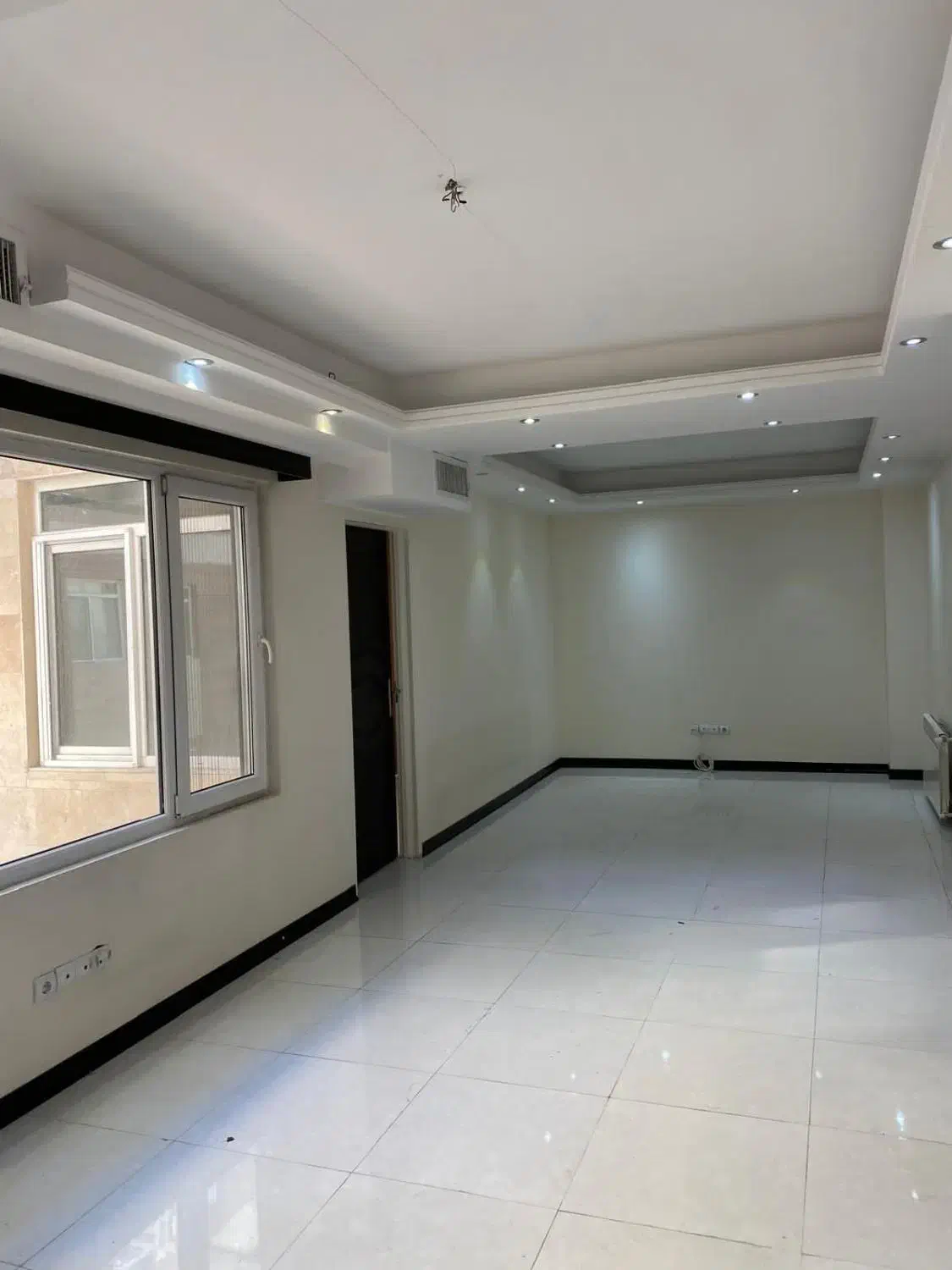 ۱۰۱متر ۲ خواب ،فول، ۱۹ساله،بازسازی،جمال زاده شمالی|فروش آپارتمان|تهران, نصرت|دیوار