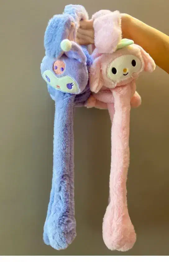 گوشگیر پمپی|کفش و لباس بچه|یاسوج, |دیوار