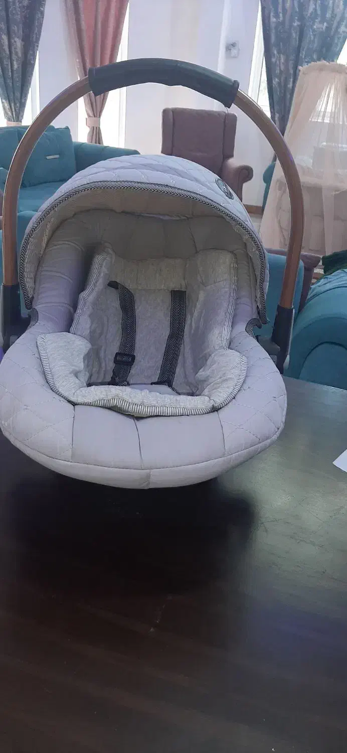 تخت ننو و کریر  در حد نو|تخت و صندلی بچه|رشت, کوی حسینی|دیوار