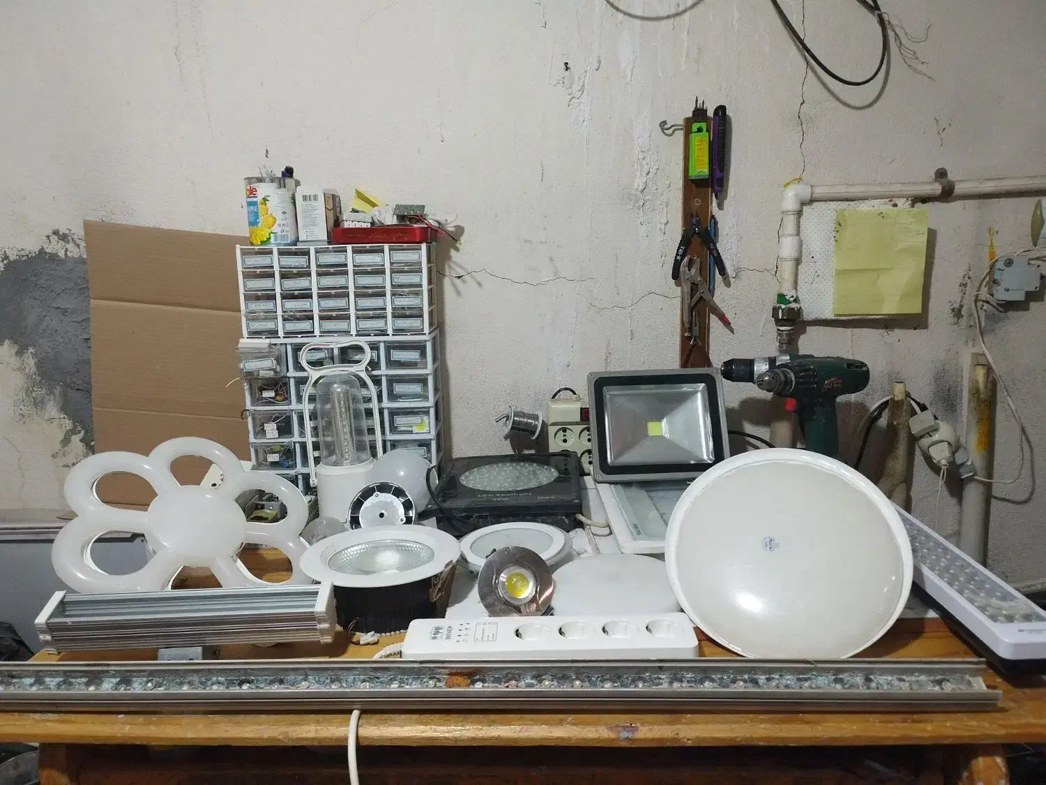 تعمیر و فروش لامپ چراغ پروژکتور پنل هالوژن محافظ|لامپ و چراغ|قم, سالاریه|دیوار