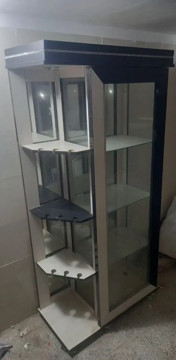 یک عدد بوفه و کمد لباس|مبلمان خانگی و میز عسلی|مهریز, |دیوار