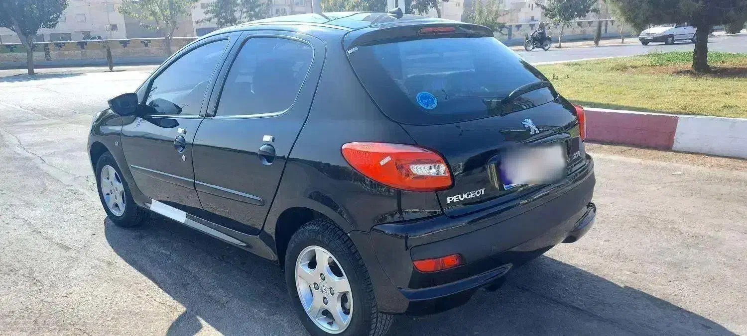 پژو 207 پانوراما سقف شیشه ای مشکی|خودرو سواری و وانت|زرقان, |دیوار