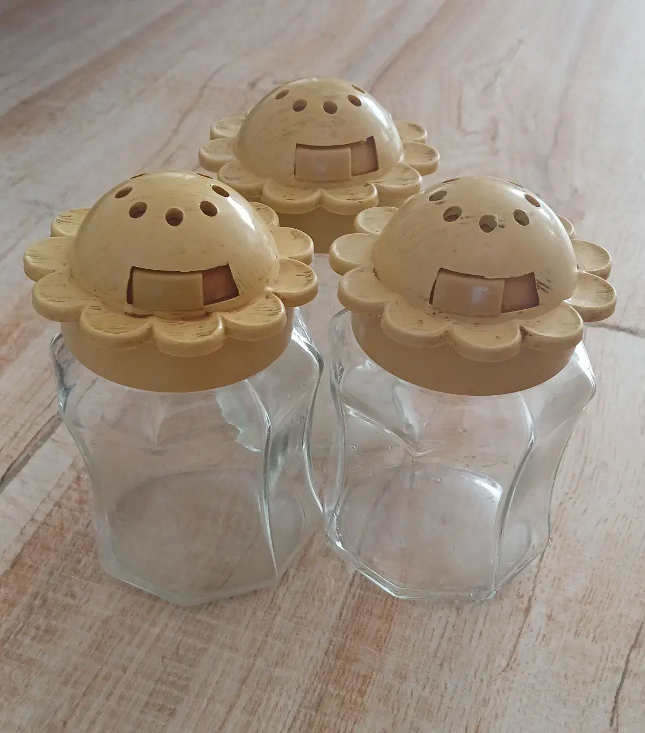 جاادویه ای|ظروف نگهدارنده، پلاستیکی، یک‌بارمصرف|سنقر, |دیوار