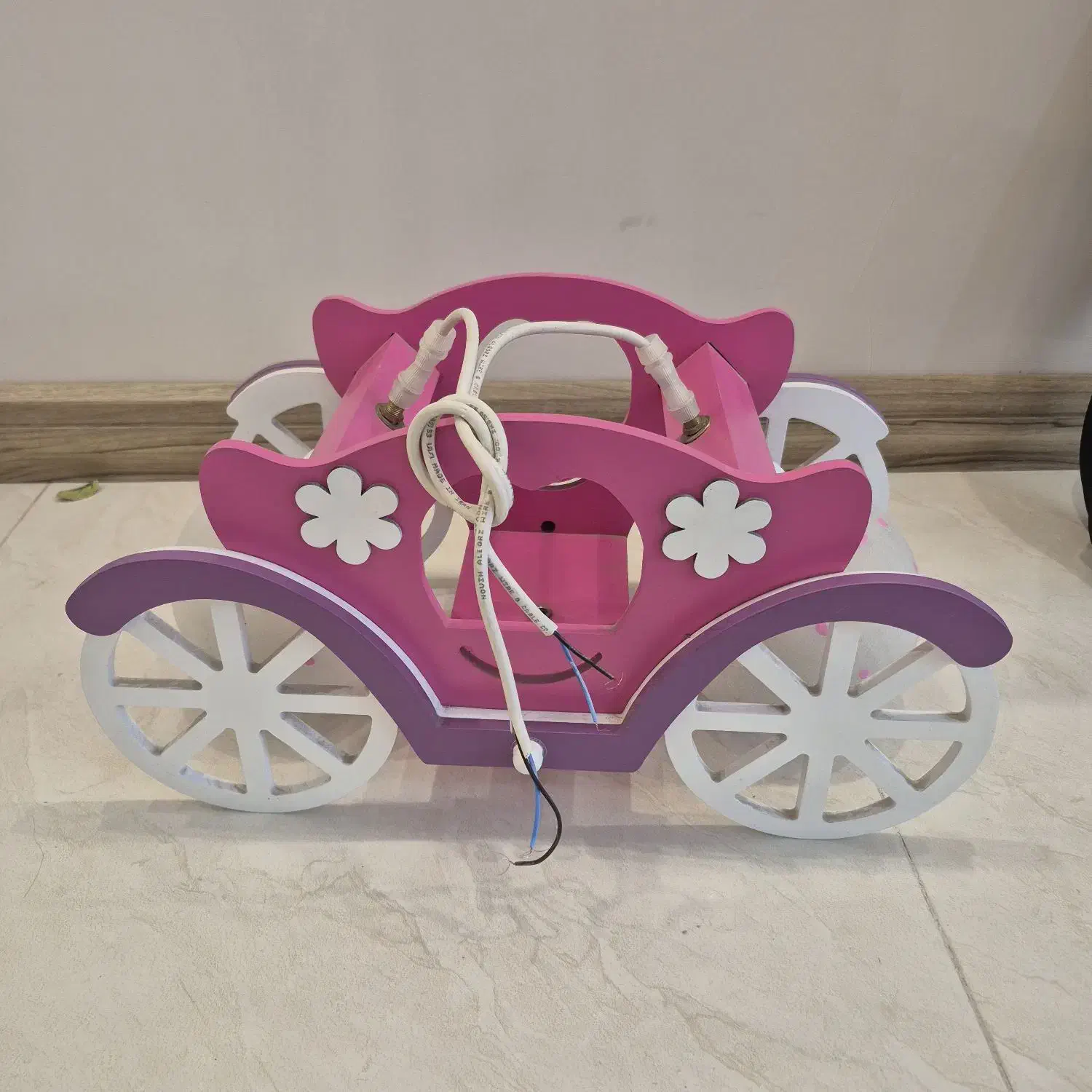 لوستر کودک طرح کالسکه|لوستر و چراغ آویز|شیراز, دکتر حسابی|دیوار