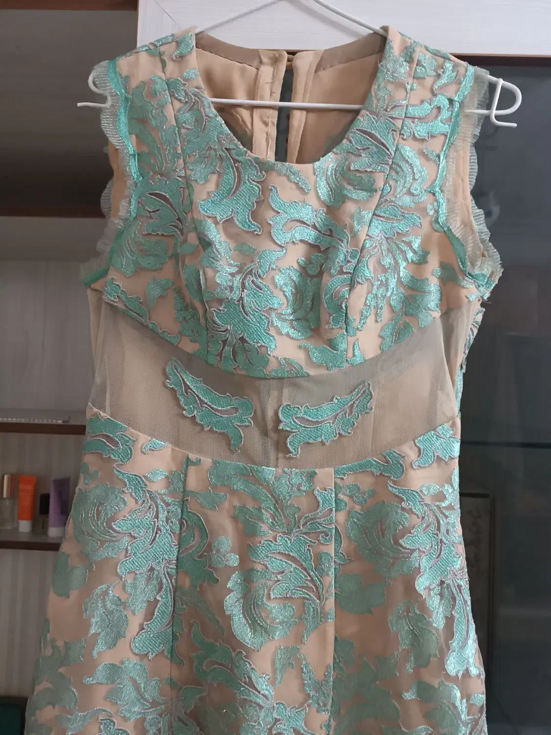 لباس مجلسی|لباس|قم, طلاب غیر ایرانی|دیوار