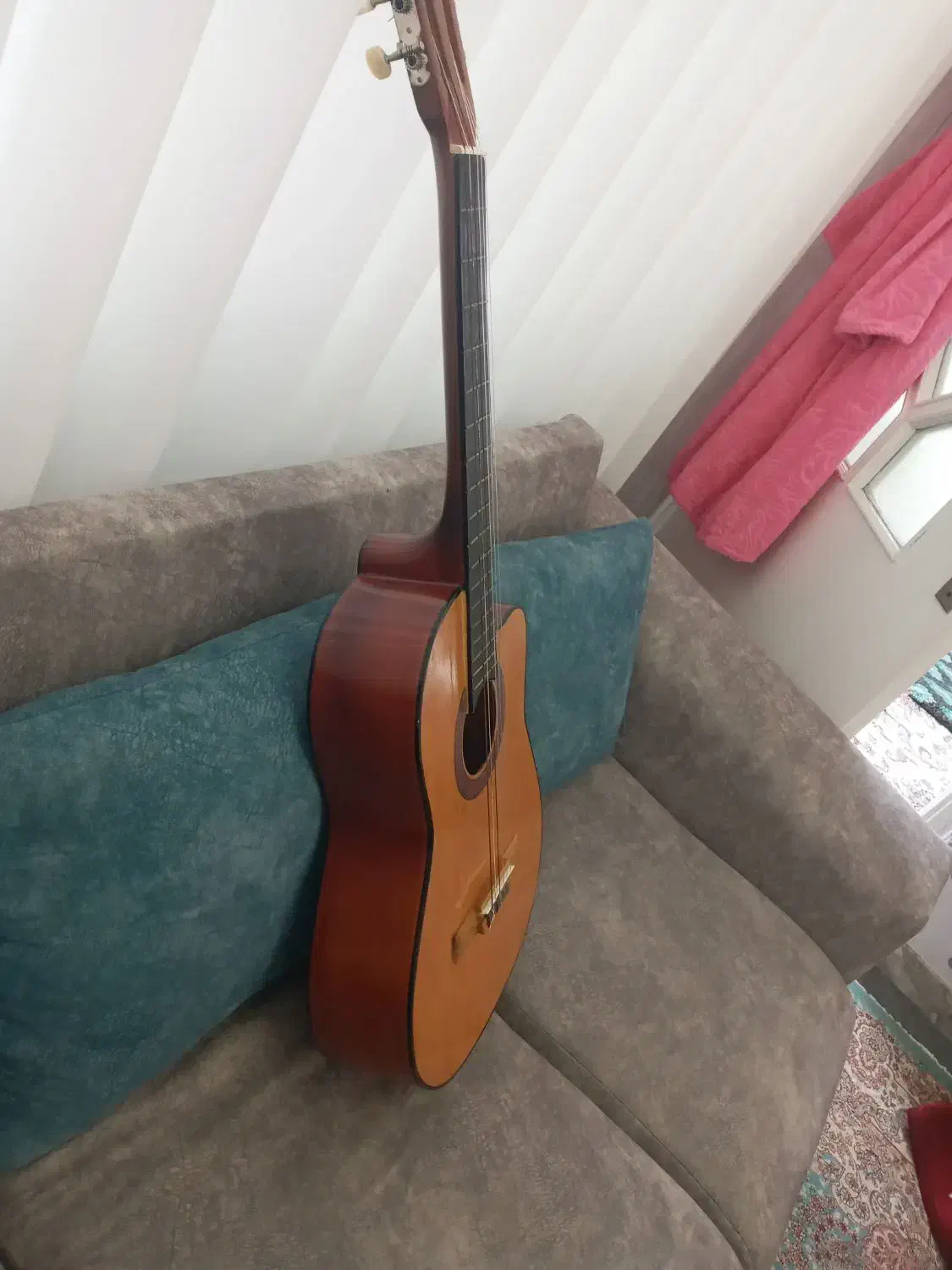 فروش گیتار کلاسیک|گیتار، بیس، امپلیفایر|امیرکلا, |دیوار