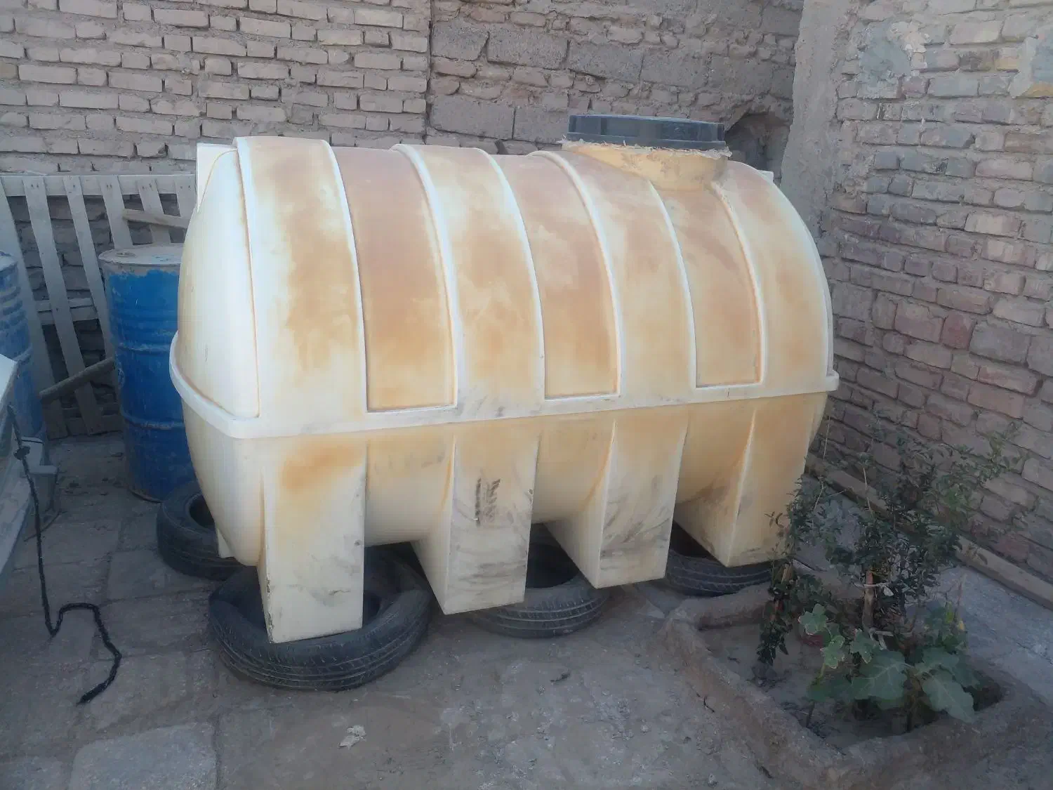 تانکر۲۰۰۰هزارلیتری|مصالح و تجهیزات ساختمان|نیمروز, |دیوار