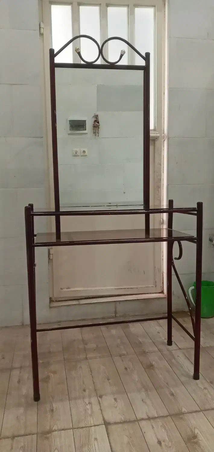میزآرایشی ازجنس پروفیل بسیارسبک|مبلمان خانگی و میز عسلی|یزد, |دیوار