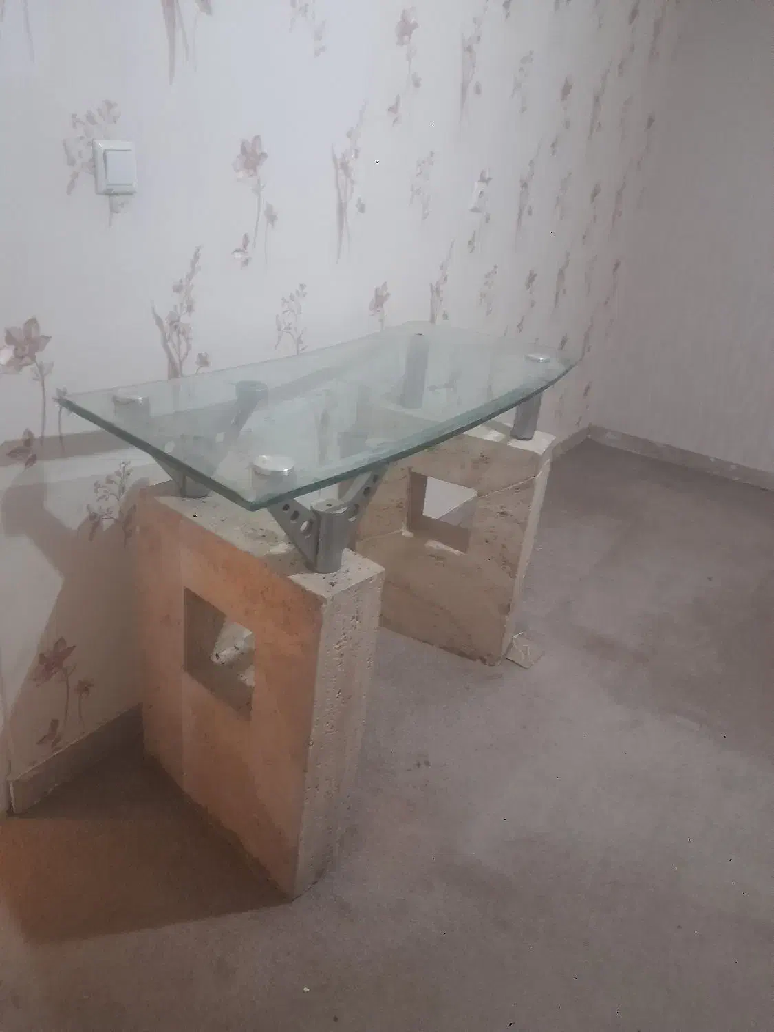 میز آرایشی /میز پیشخوان / میز|میز تحریر و کامپیوتر|فولادشهر, مسکن مهر فولادشهر|دیوار