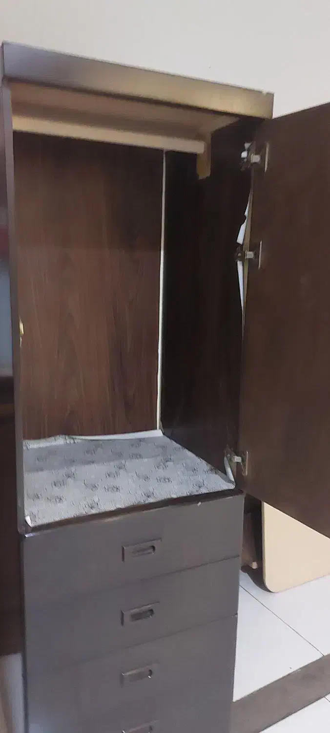 تخت یکنفره ۹۰ و کمد لباس فوری فروشی|تخت و سرویس خواب|تهران, سردارجنگل|دیوار