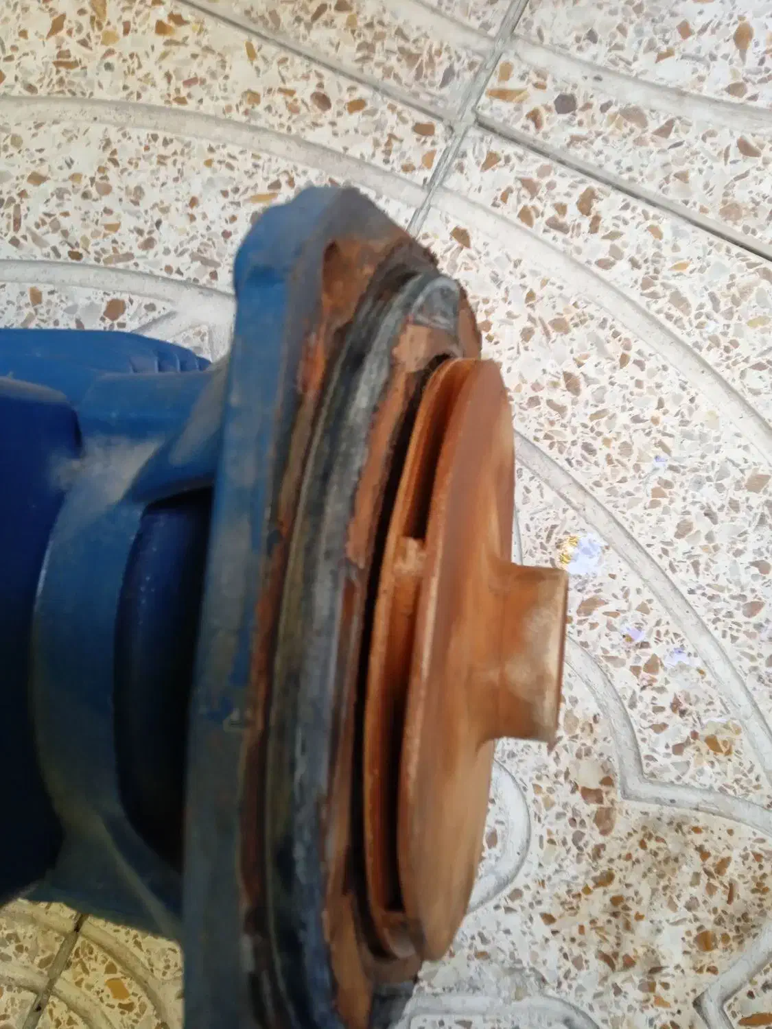 تعمیر ونصب پمپ آب ،شیر آلات توالت فرنگی درمحل|خدمات پیشه و مهارت|تبریز, |دیوار