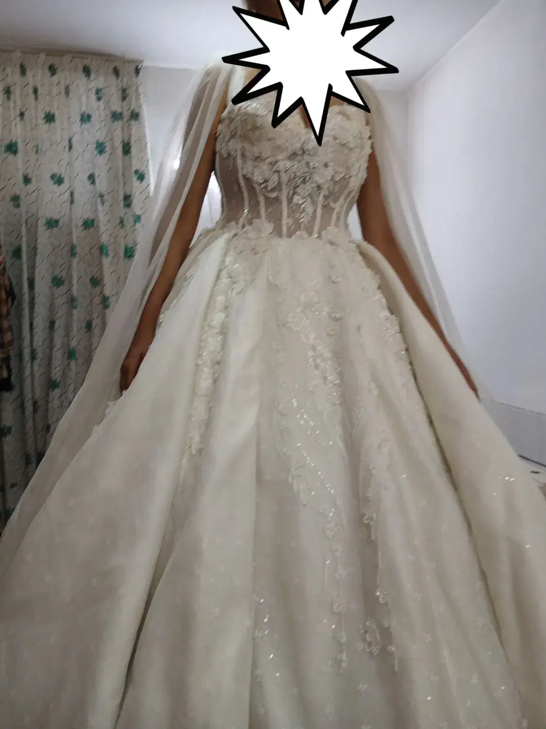 لباس عروس|لباس|اصفهان, اندوان|دیوار