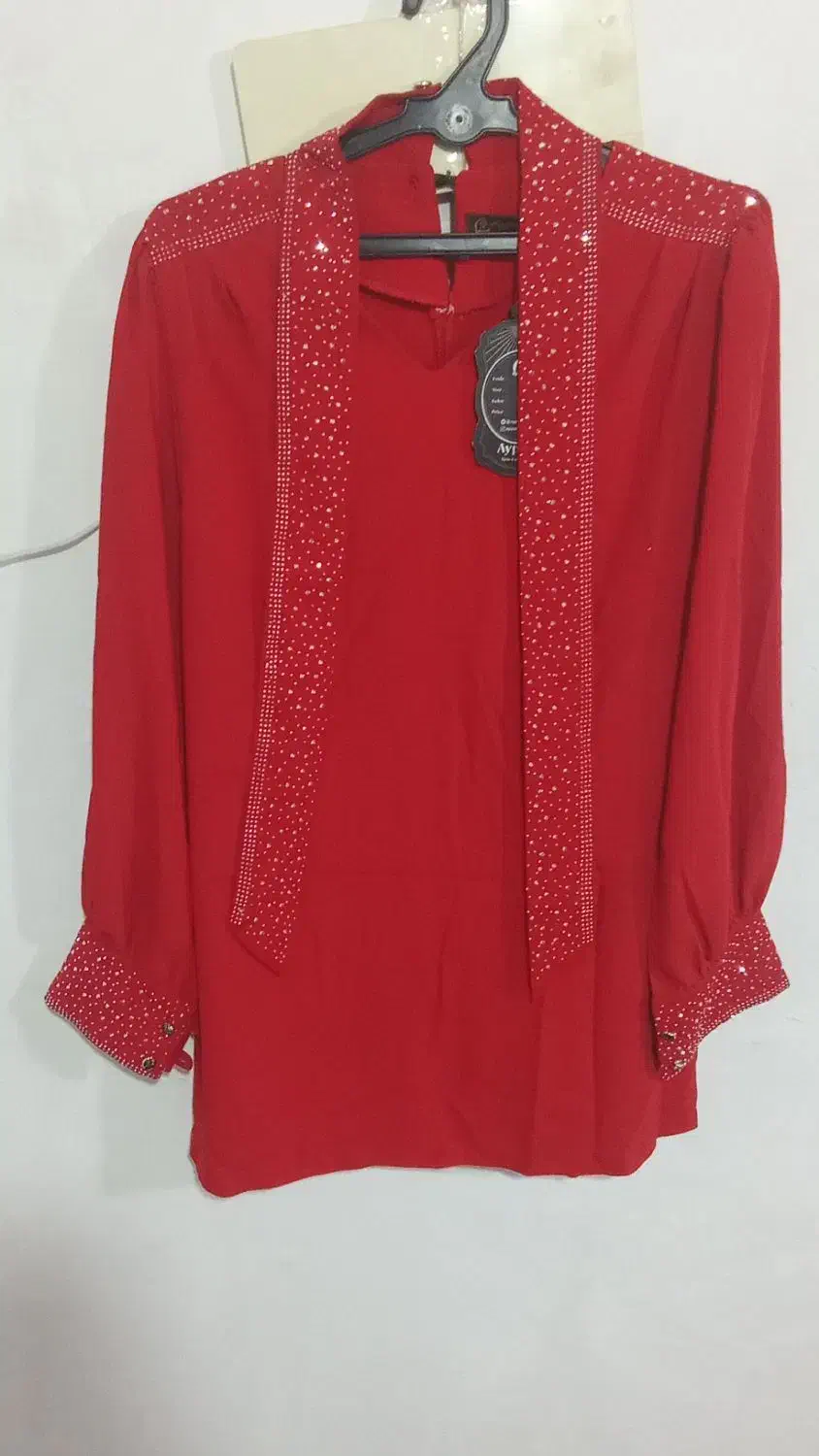 به علت جمع کردن مغازه لباس ها به فروش میرسد|لباس|بناب, |دیوار