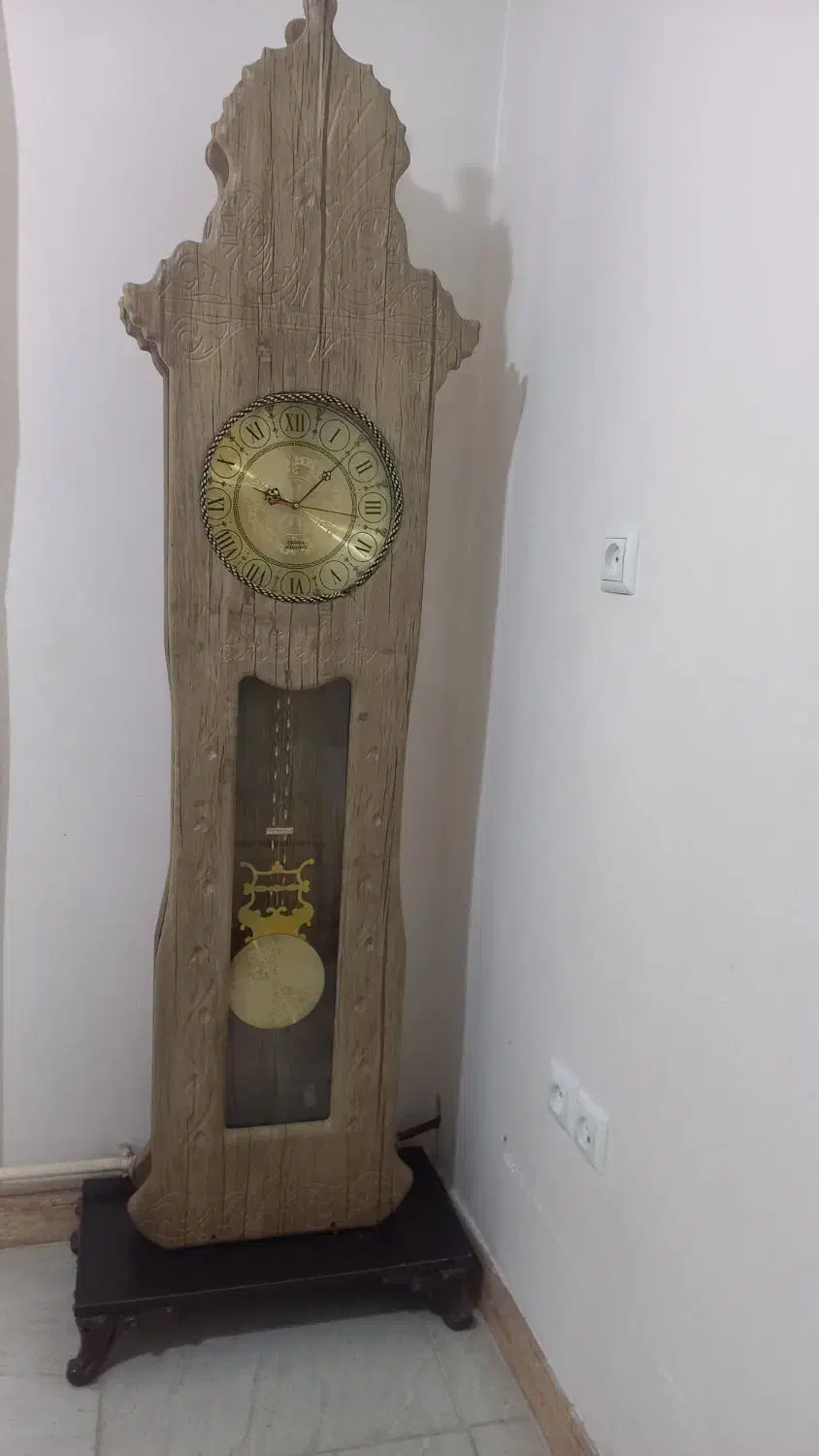 بوفه،ساعت،کمد،قاب عکس بزرگ قیمت مناسب|بوفه، ویترین، کنسول|رشت, استقامت ۱|دیوار