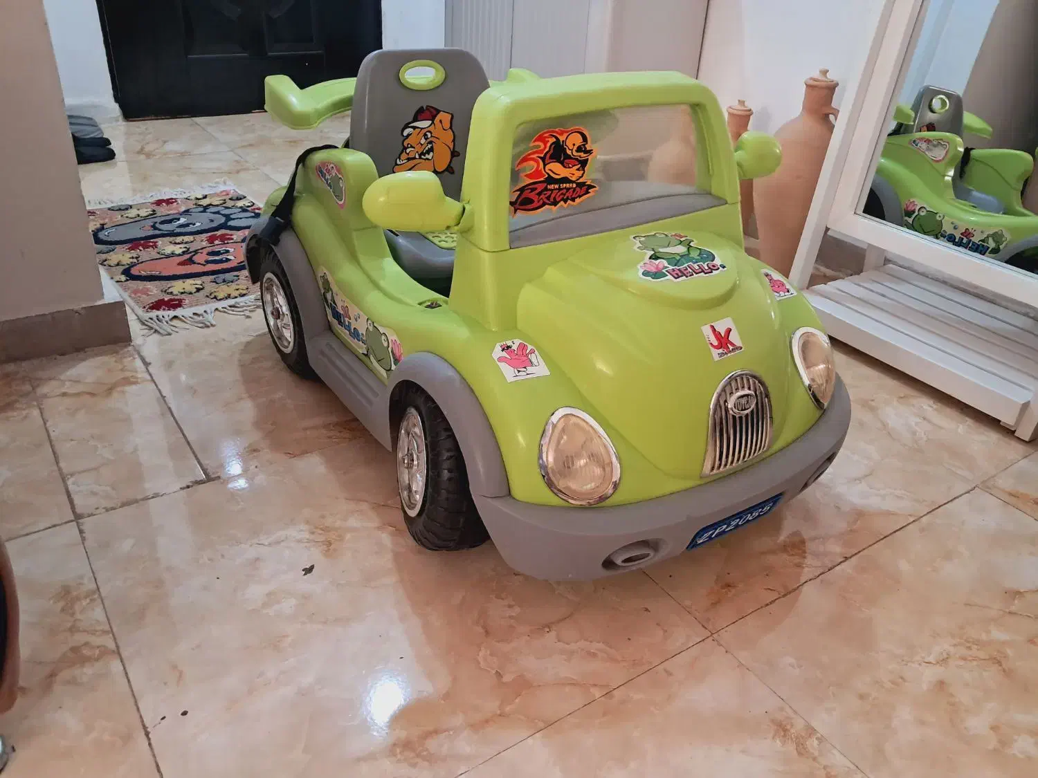 ماشین شارژی نو سالم|اسباب‌بازی بچه|پرند, فاز ۶|دیوار