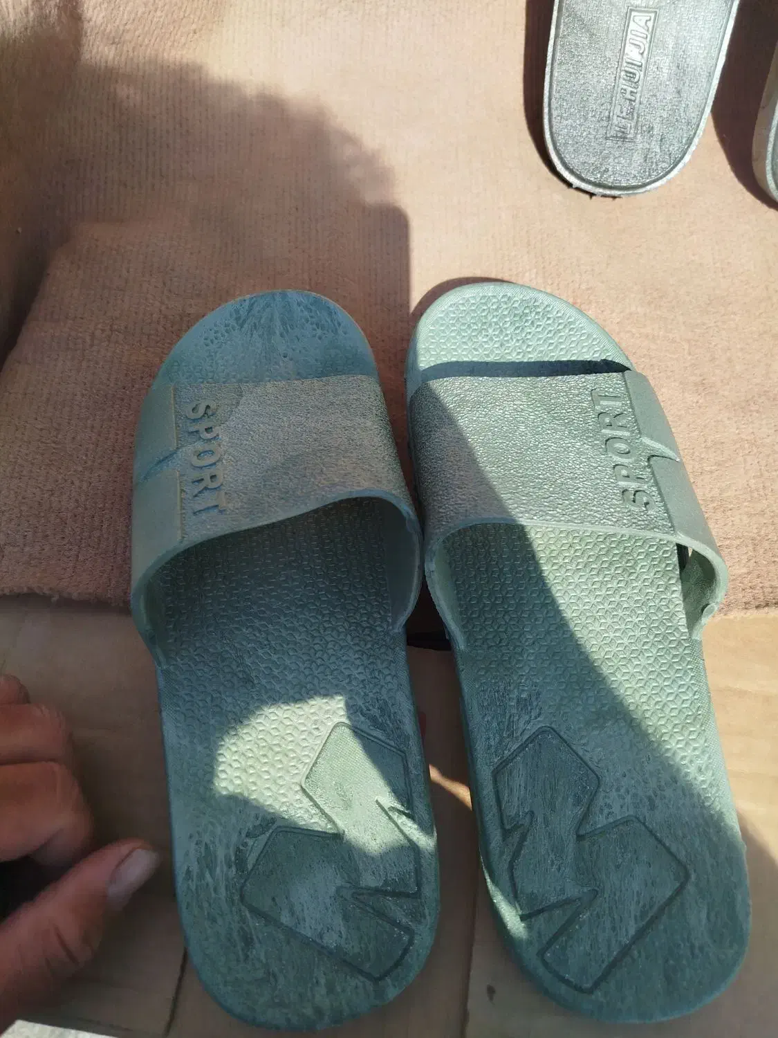 دمپایی ژله ایی به قیمت کارخانه عمده و تک فروشی|کیف، کفش، کمربند|سنندج, |دیوار