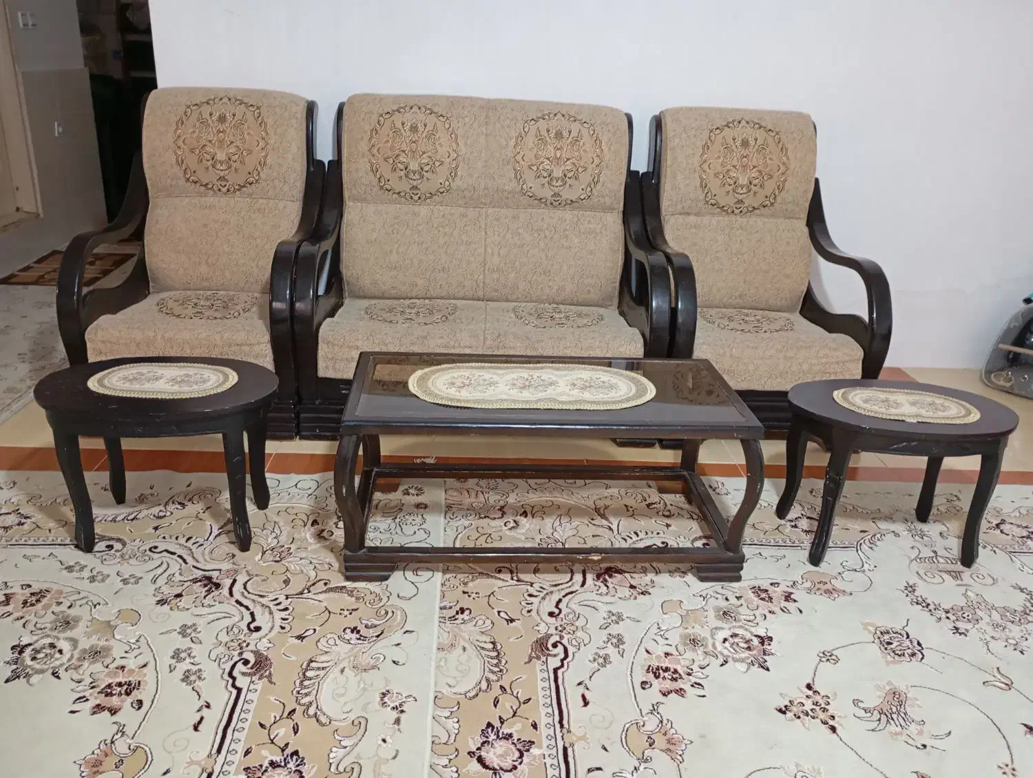 مبل|مبلمان خانگی و میز عسلی|زنجان, |دیوار