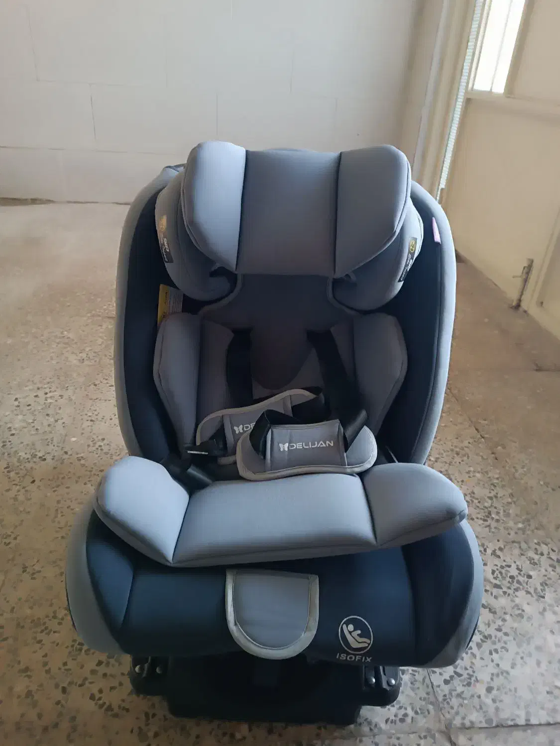 صندلی دلیجان مدل هوبرنونواصلااستفاده نشده|تخت و صندلی بچه|آبیک, |دیوار