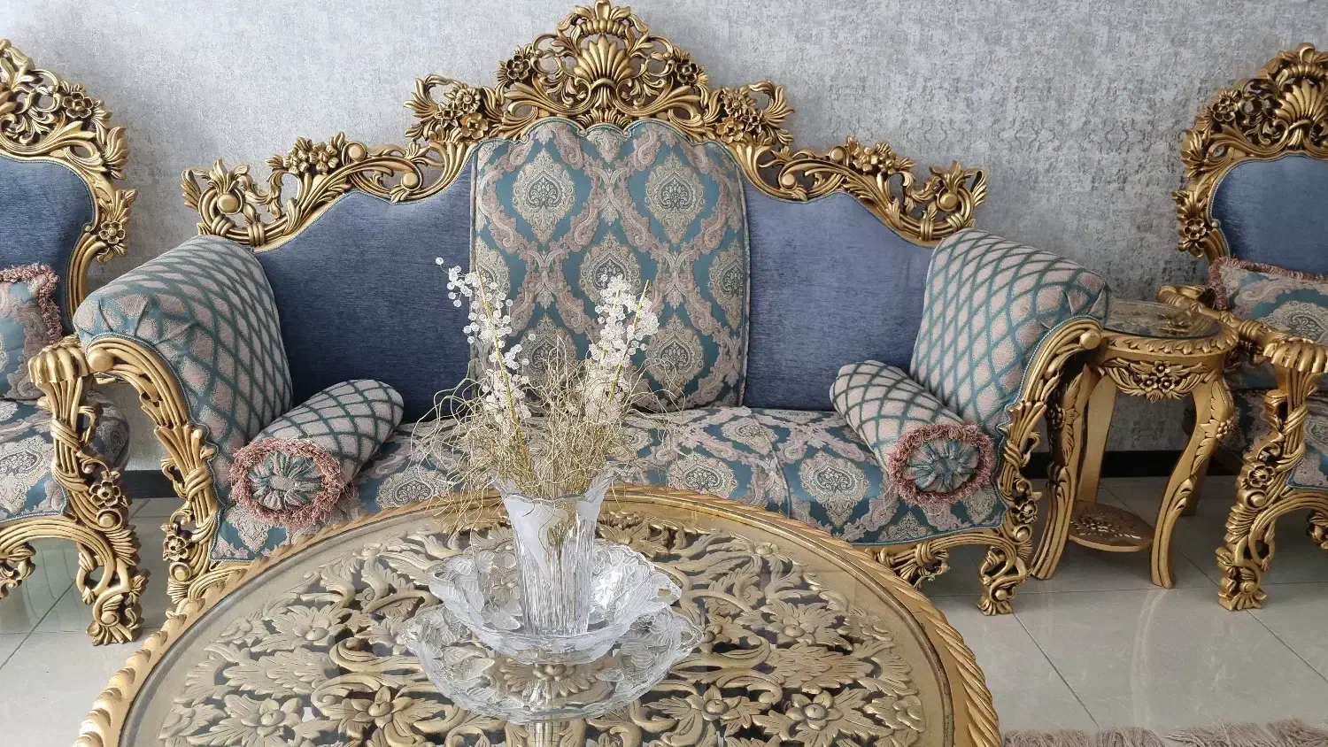 فروش ویژه و فوری|مبلمان خانگی و میز عسلی|اصفهان, باغ دریاچه|دیوار