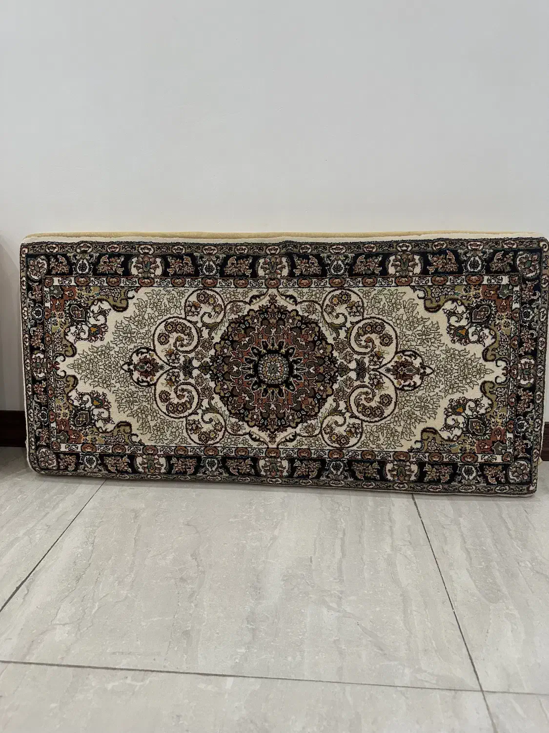 پشتی ۷۰۰شانه|پشتی|اسلام‌شهر, باغ فیض|دیوار