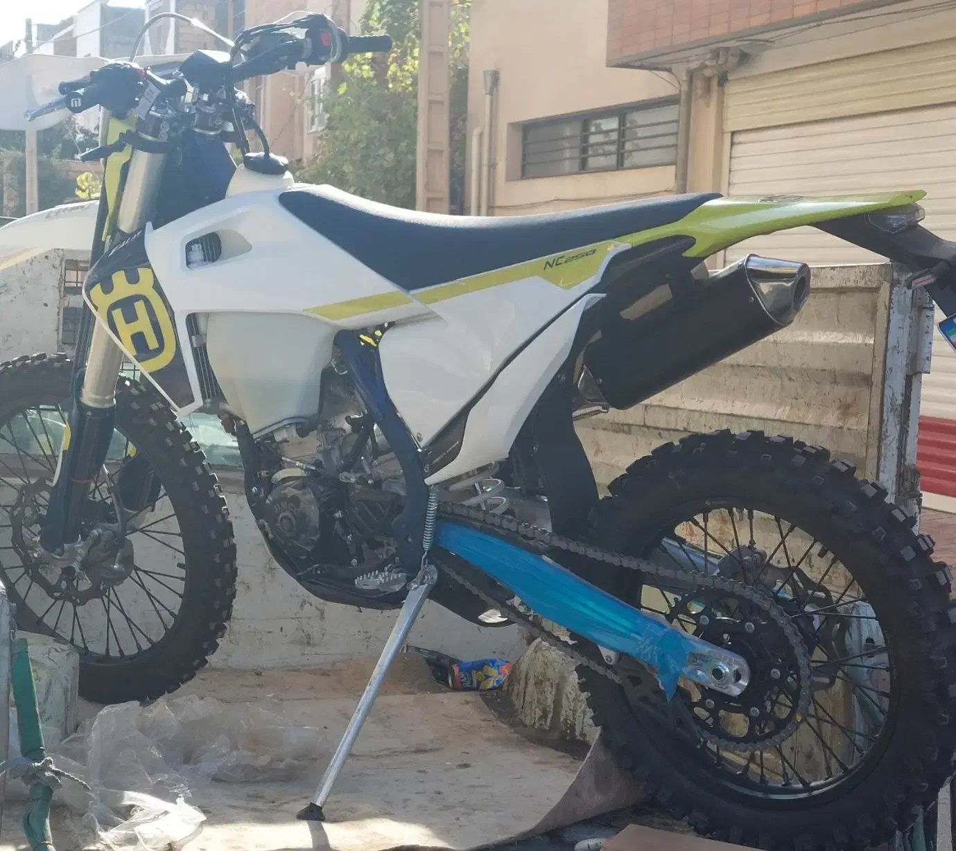 موتور هاسکی|موتورسیکلت|اصفهان, باغ زرشک|دیوار