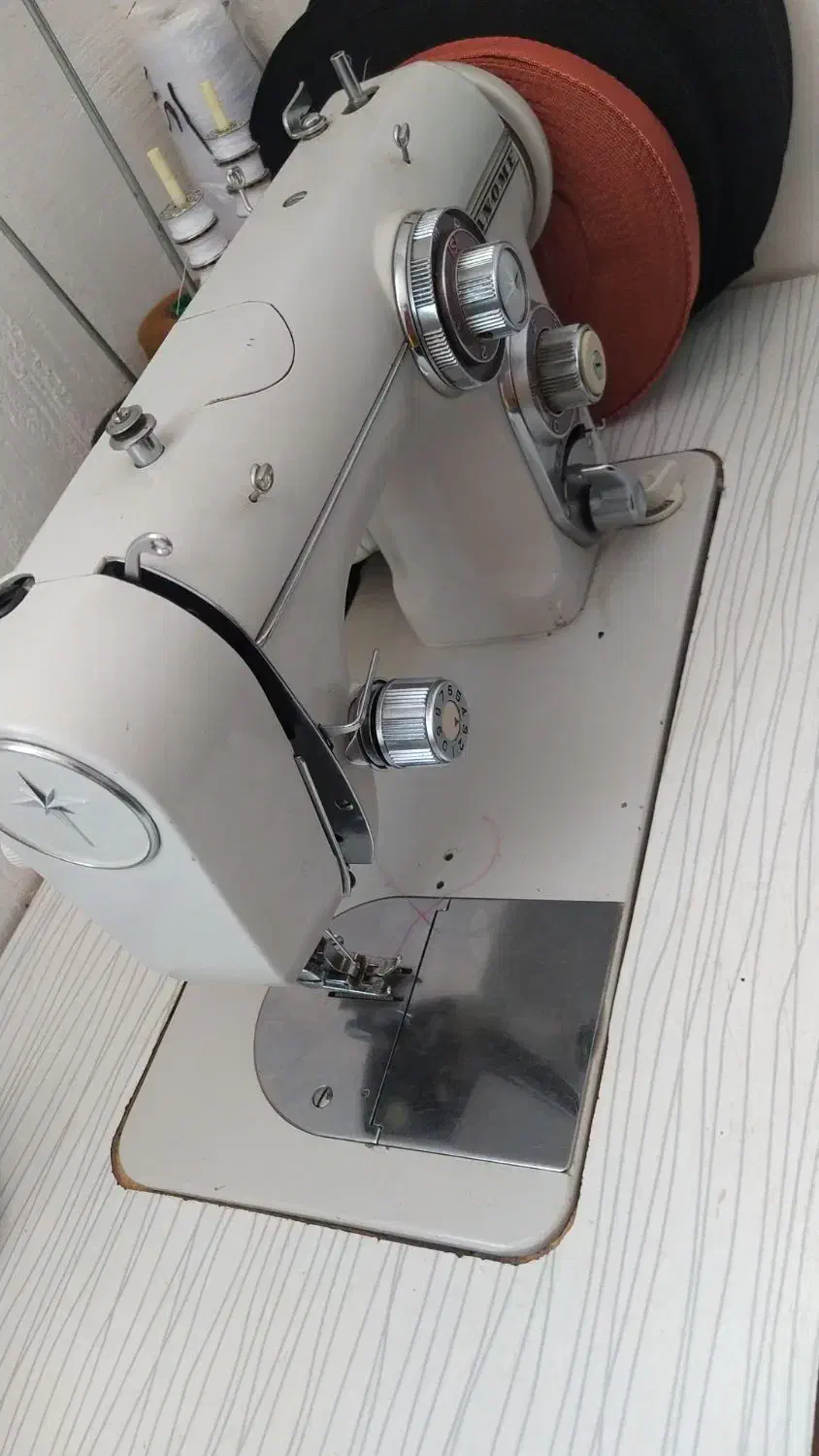 چرخ ژانومه 672|چرخ خیاطی و ریسندگی|فسا, |دیوار