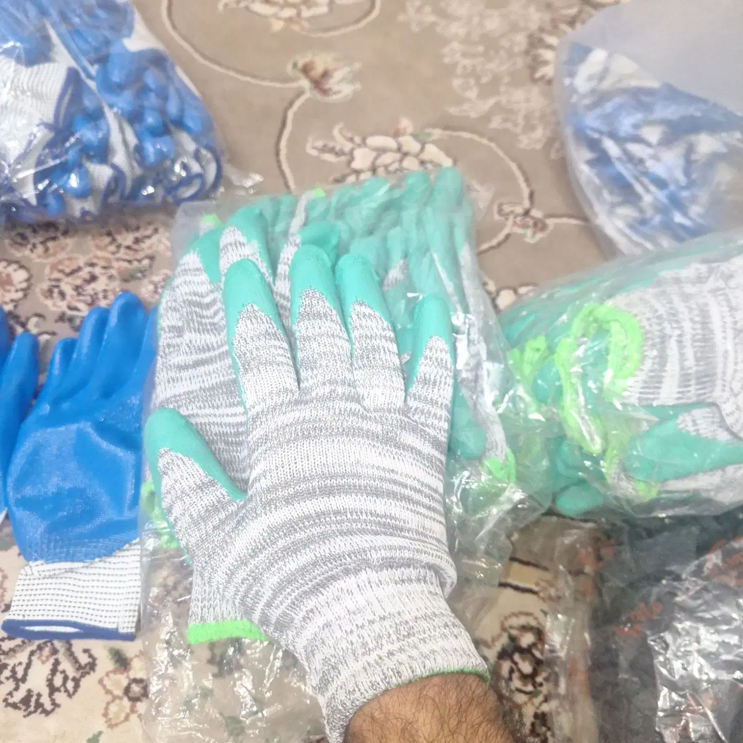 تولیددستکش|عمده‌فروشی|قم, نخودی|دیوار