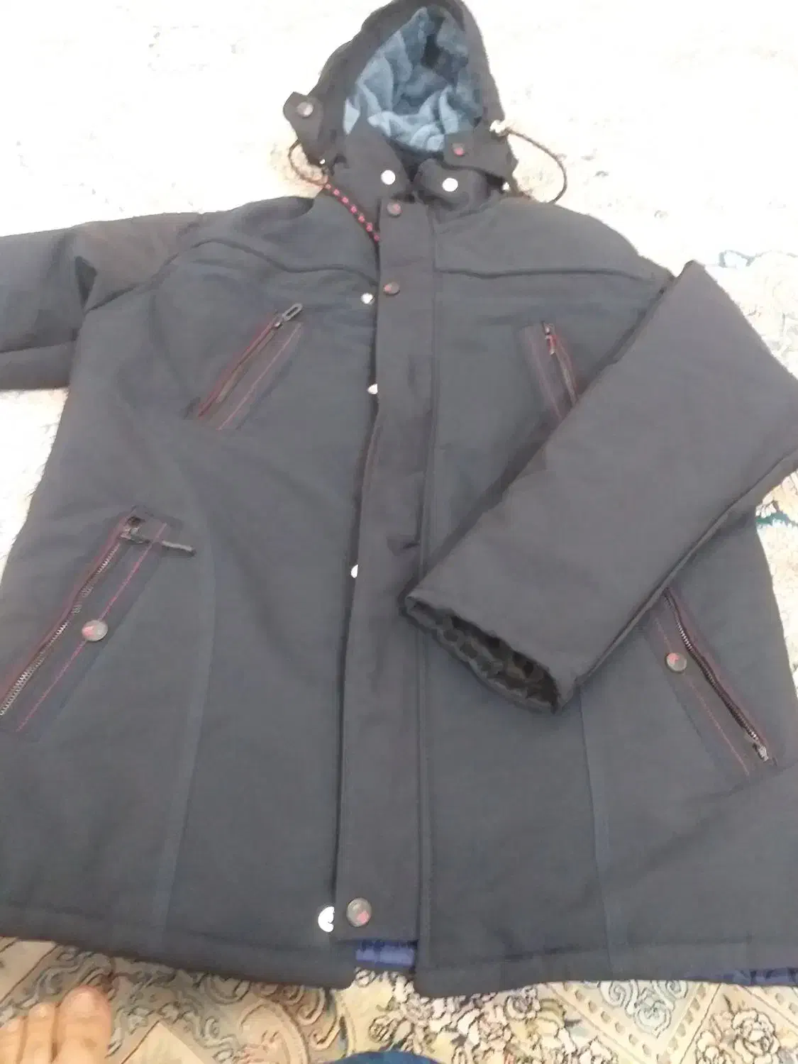 کاپیشن مردانه|لباس|قم, منبع آب|دیوار