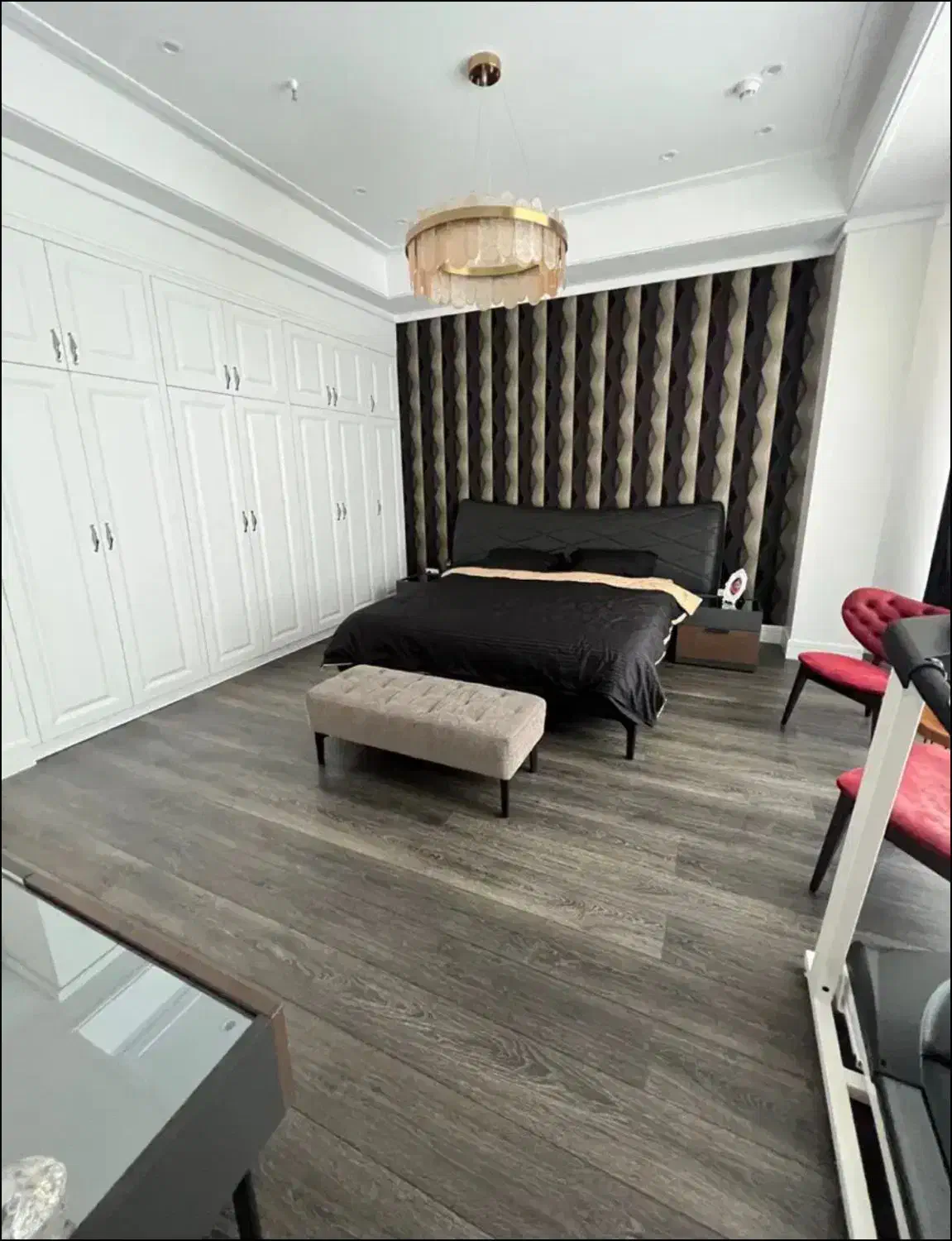 نیاوران/۱۳۰ متر  ۲ خواب مستر/ویو شمال و جنوب