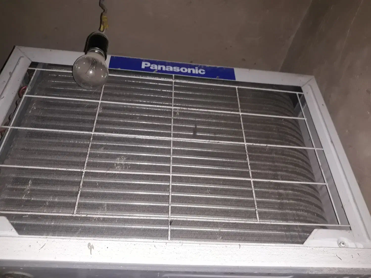 کولر پنجره ای|کولر گازی و فن‌کوئل|گنبد کاووس, |دیوار