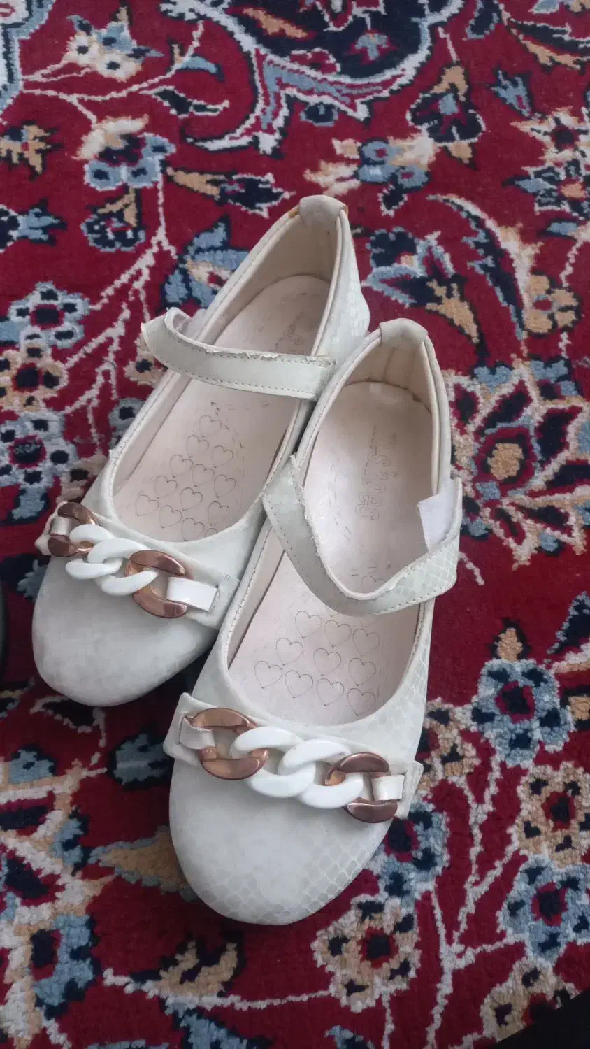 کفش|کفش و لباس بچه|مشهد, کوه سنگی|دیوار