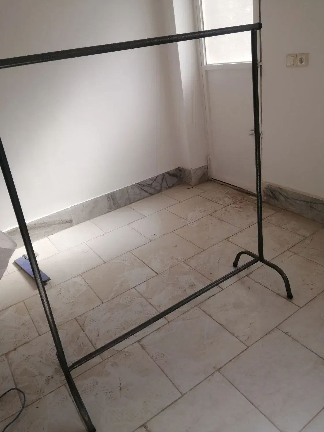 جالباسی نو|بندرخت و رخت‌آویز|سبزوار, امیریه|دیوار