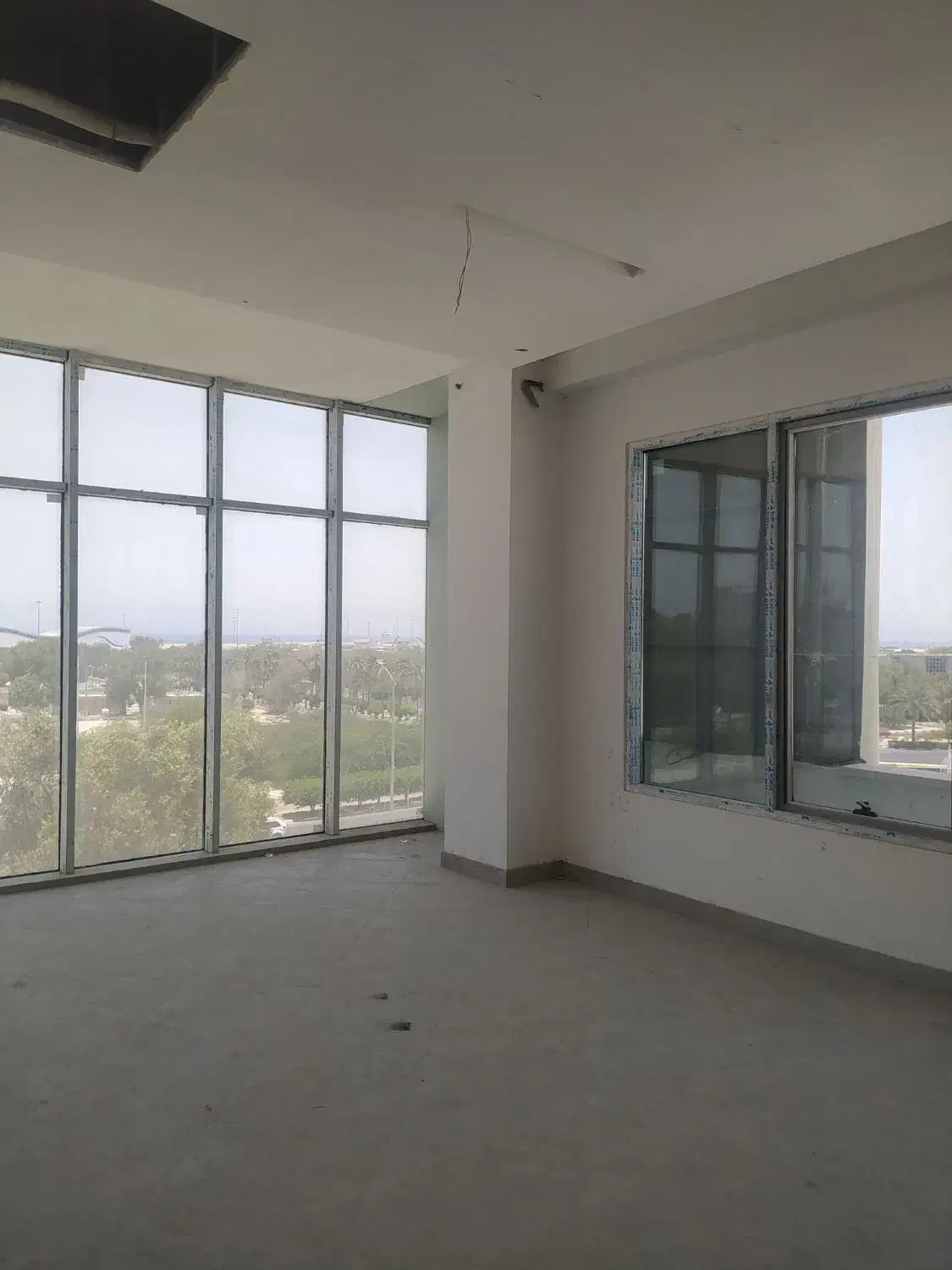 اداری لوکس قلب جزیره کیش (  مجموعه هاپلند )|اجارهٔ دفتر کار، اتاق اداری، مطب|کیش, |دیوار