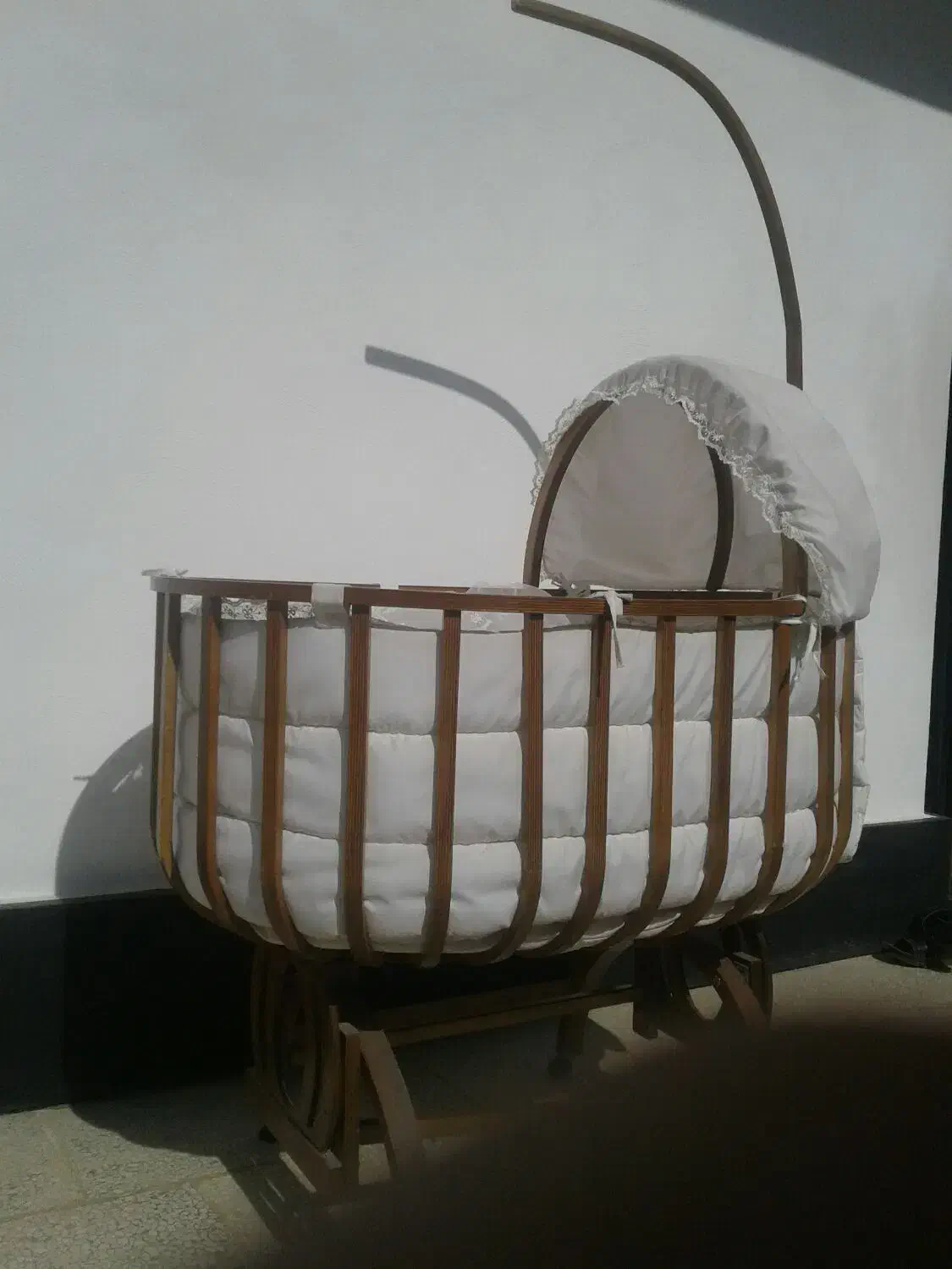 گهواره شرکتی|تخت و صندلی بچه|چهارباغ, |دیوار