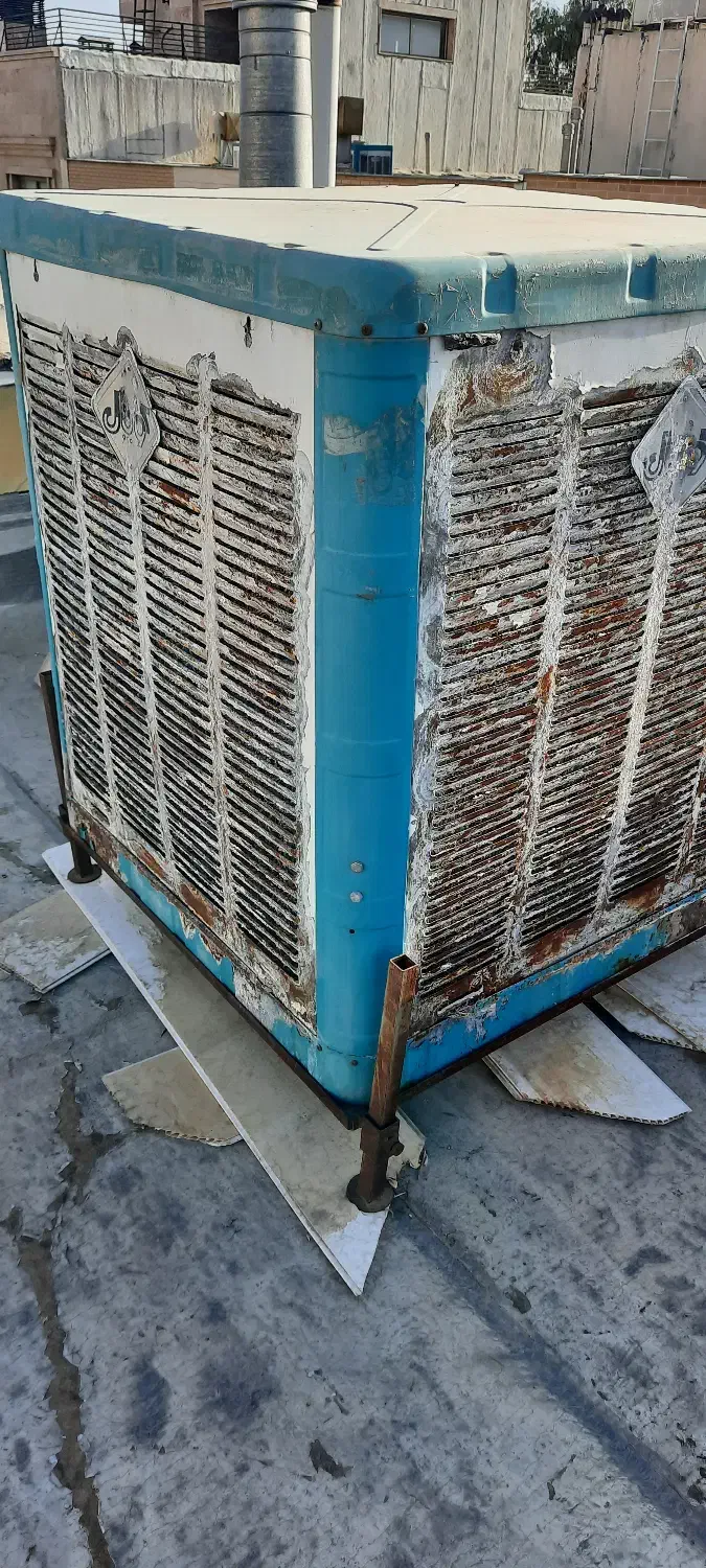 کولر آبی|کولر آبی|شیراز, فرهنگ شهر|دیوار
