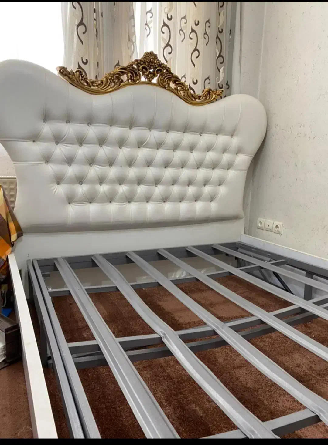 سرویس تختخواب و کمد و آینه|تخت و سرویس خواب|فولادشهر, B2|دیوار