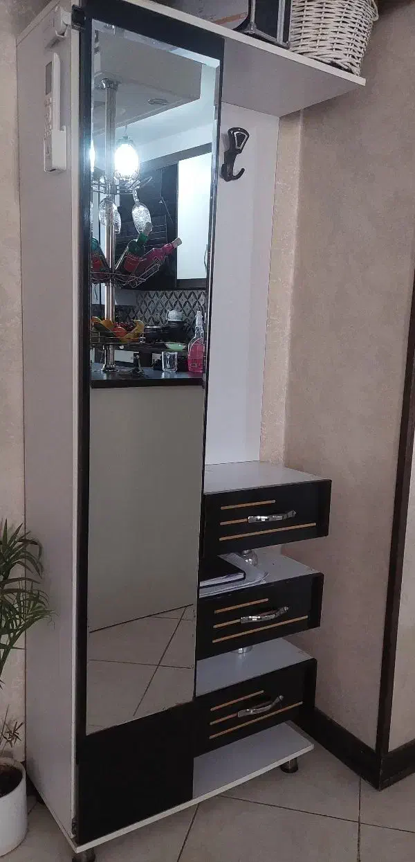 جاکفشی آیینه دار|جاکفشی، کمد، دراور|رباط‌کریم, رباط‌کریم|دیوار