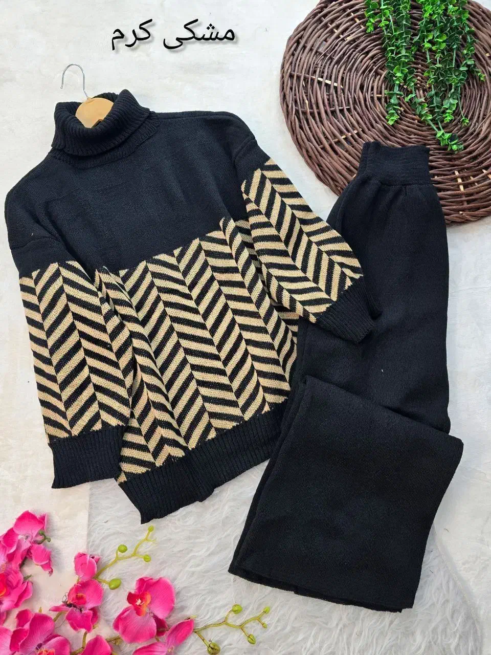 لباس ارایشی|لباس|فلارد, |دیوار