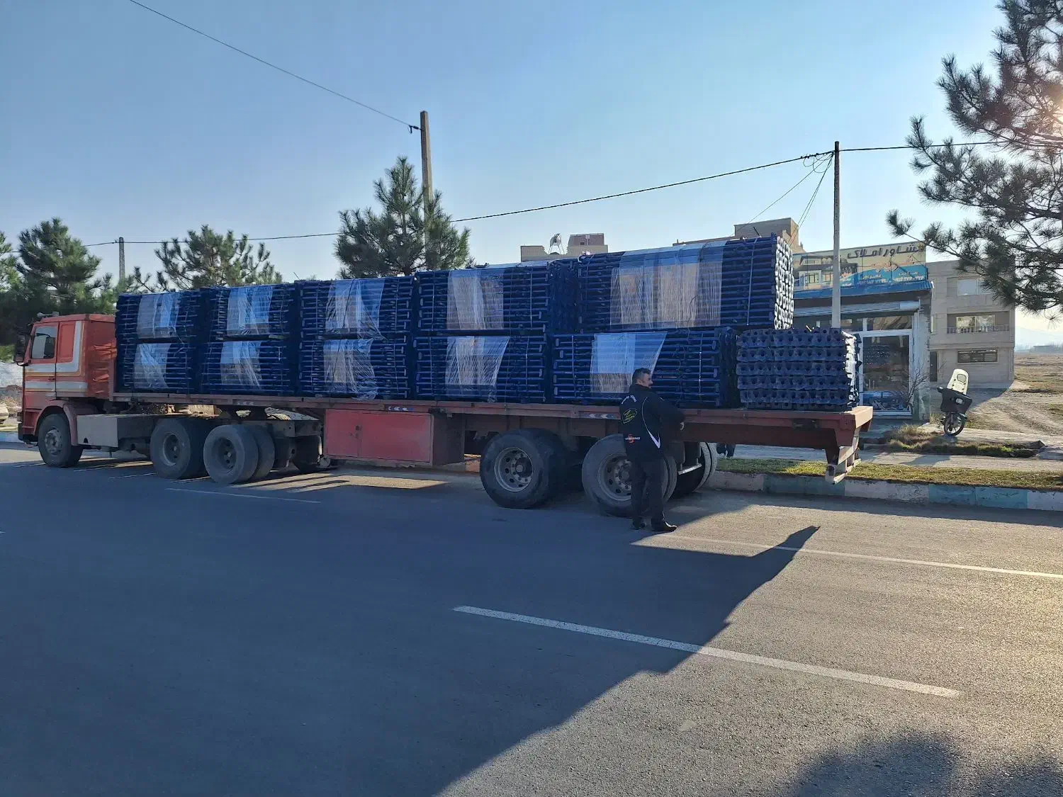 به چند نفر جوشکار حرفه ای برای جک سازی  نیازمندیم|استخدام صنعتی، فنی، مهندسی|بوکان, |دیوار