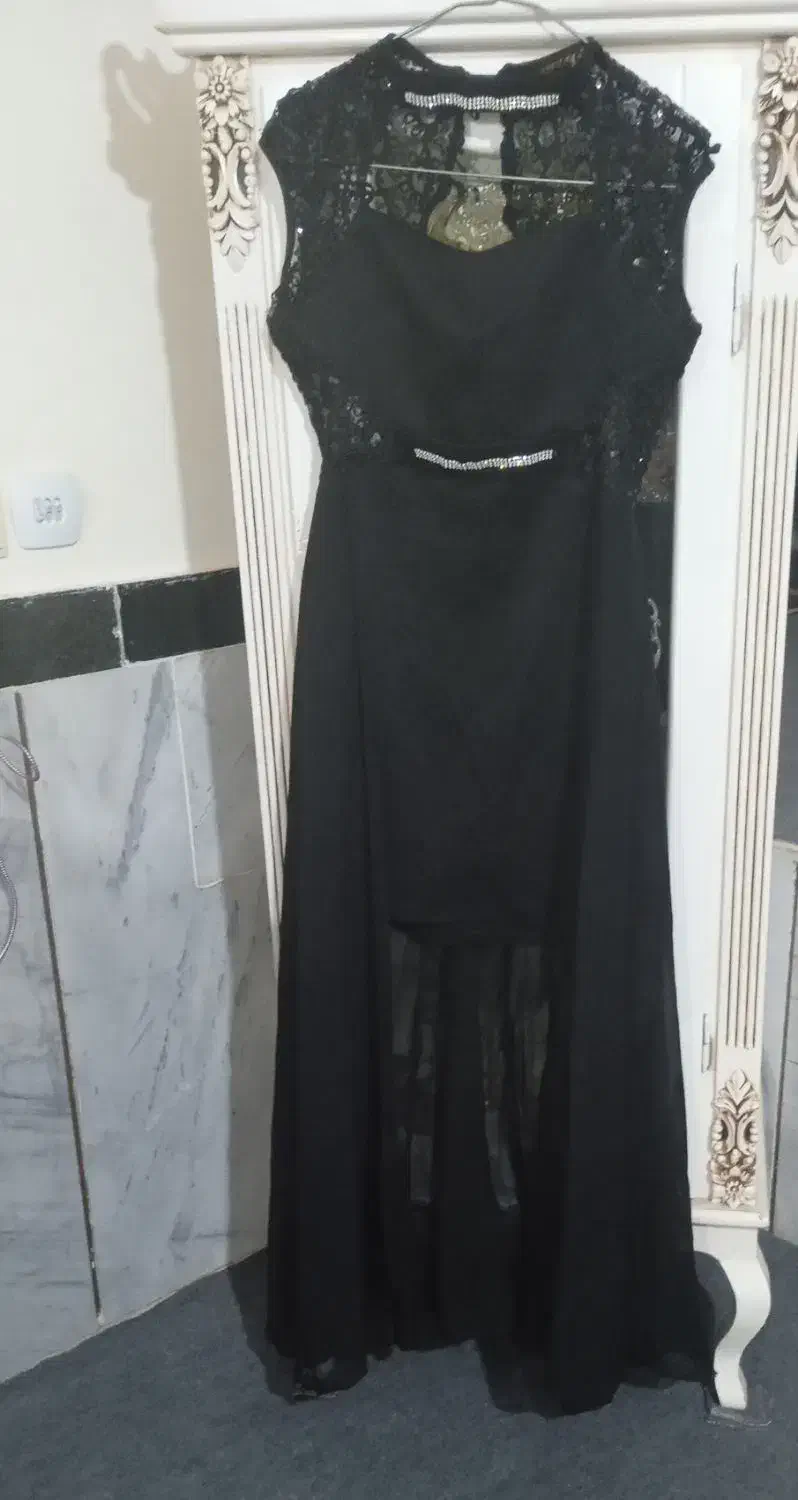 تعدادی لباس مجلسی|لباس|نهاوند, |دیوار