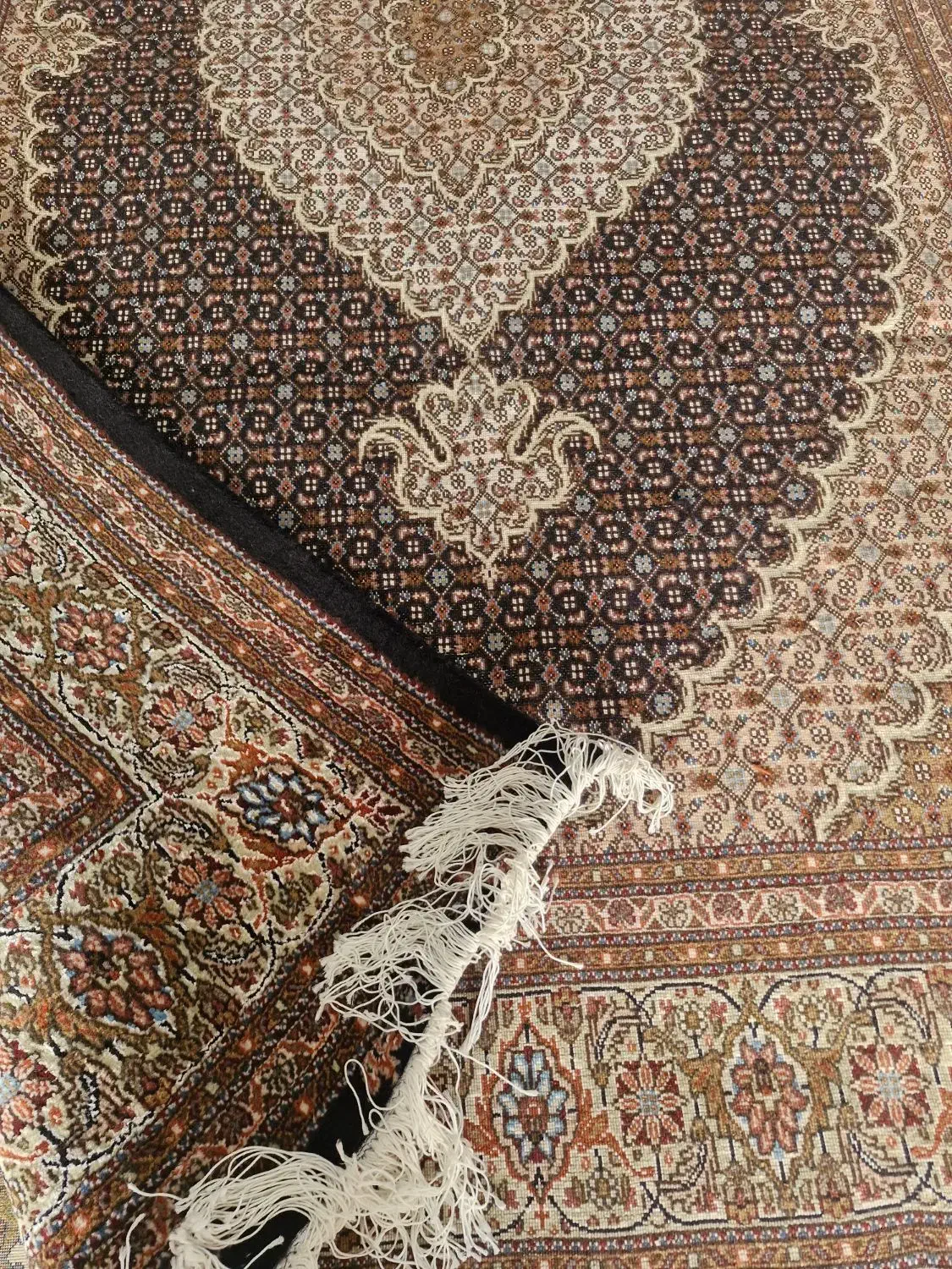 فرش دستبافت سرمه ایی رنگ ۱۲ متر ۳در۴ چهل رج ماهی|فرش|ارومیه, |دیوار