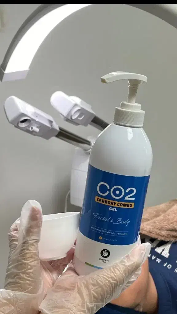 فشیال تخصصی پاکسازی و جوان سازی صورت|خدمات آرایشگری و زیبایی|اصفهان, الهیه|دیوار