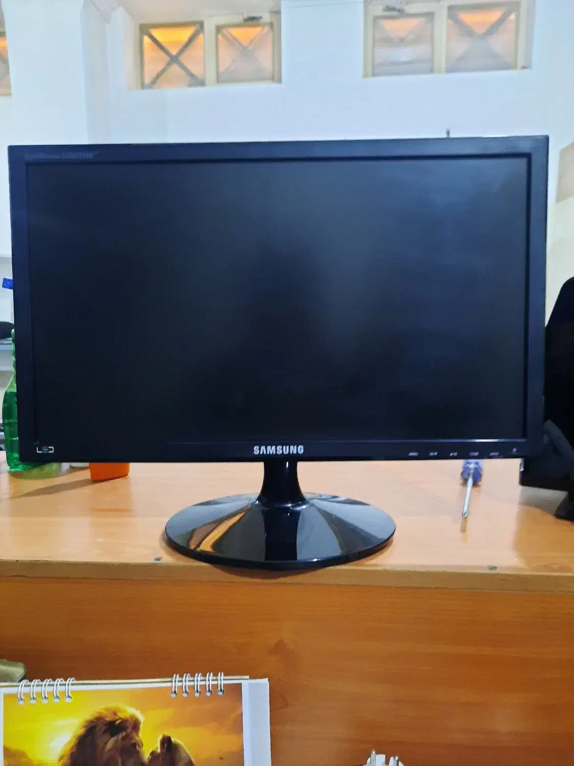 مانیتور ۲۰ اینچ سامسونگ سالم و کامل|قطعات و لوازم جانبی رایانه|یزد, |دیوار