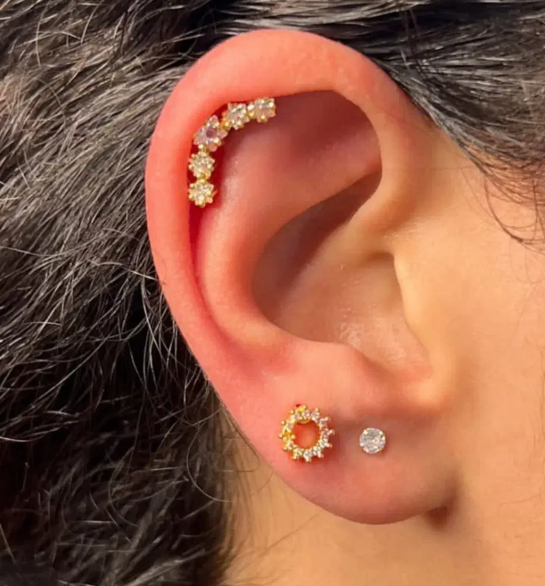 انجام خدمات تخصصی پیرسینگ|خدمات آرایشگری و زیبایی|نجفآباد, منتظری شمالی|دیوار